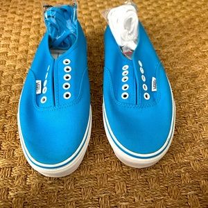 Brand new never worn just in time for spring and summer